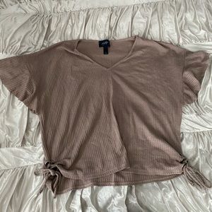 Dusty rose sweater top. Fits like an xl